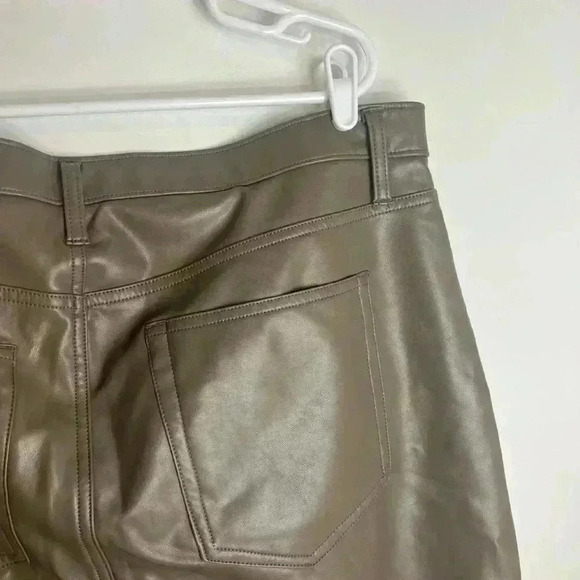 ABERCROMBIE 90s straight ultra high rise vegan leather Size 35 - Picture 10 of 16